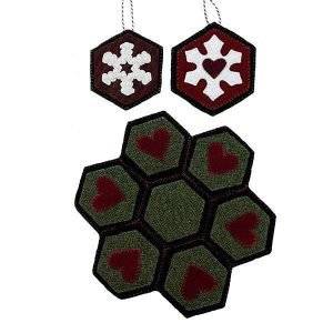 Happy Christmas Wool Hexi Mat [Bonus: 2 Ornaments] - 10" x 11"